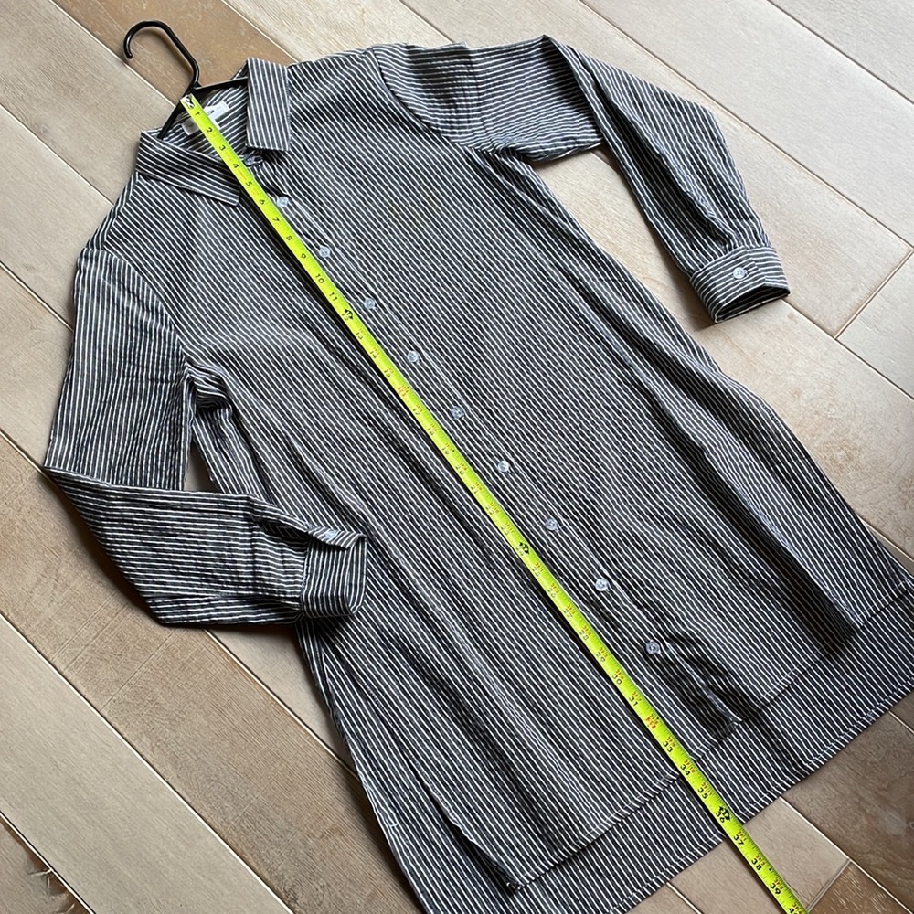 Button down side slit tunic - Picture 3 of 8